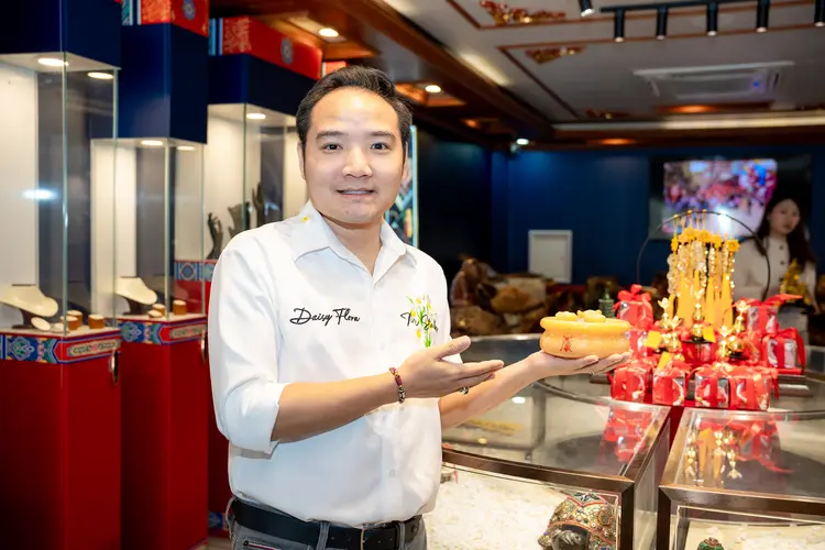 Gia chủ sẽ nhận được hướng dẫn đặt Bát Tụ Bảo hợp phong thủy bởi Master Phùng Phương