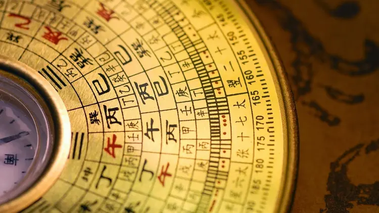 Bếp nhìn chung nên được đặt ở nơi có trường khí tốt thay vì chỉ tập trung vào hướng