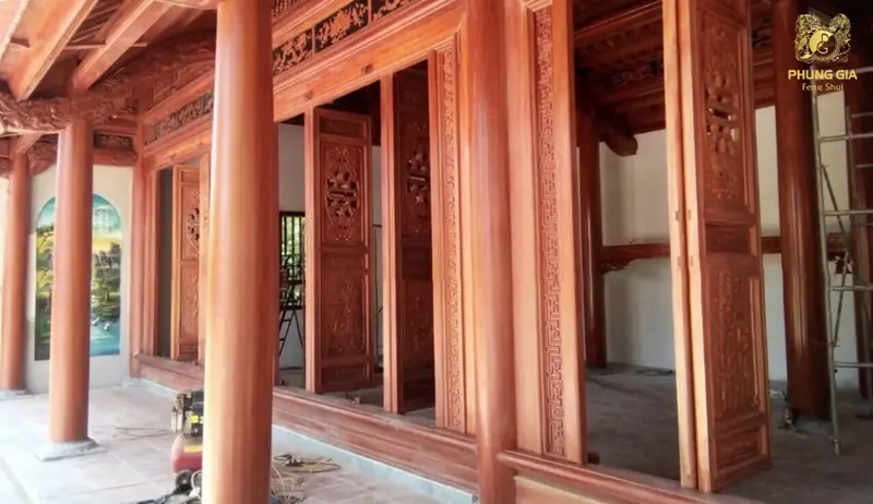 Bố cục 3 cột xuyên tâm