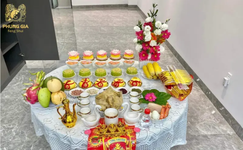 Sự thành tâm và chỉnh chu của mâm cúng sẽ góp phần chiêu cảm linh khí, giúp gia chủ được chư vị chứng giám và phù hộ độ trì