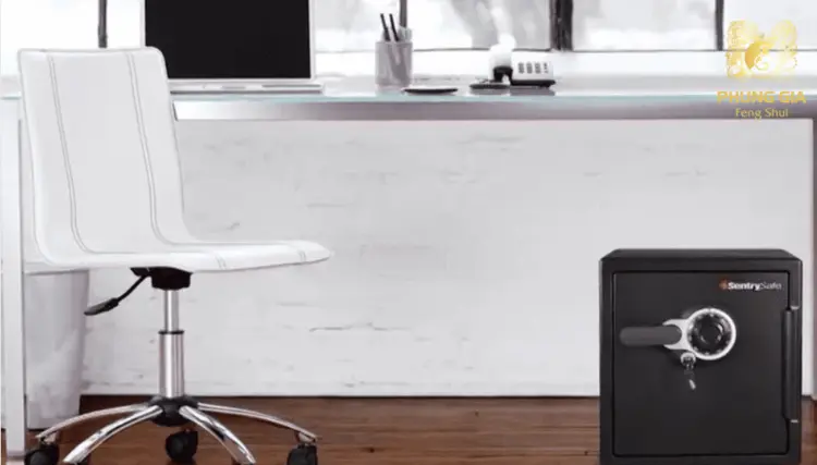 Két sắt không chỉ là nơi cất giữ tiền bạc mà còn là biểu tượng của sự thịnh vượng, ổn định và phát triển lâu dài