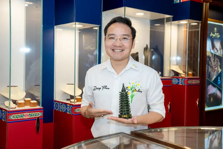 Khi thỉnh tháp Văn Xương tại Phong Thủy Phùng Gia, gia chủ sẽ nhận được hướng dẫn cách lựa chọn ngày, giờ, vị trí đặt phù hợp