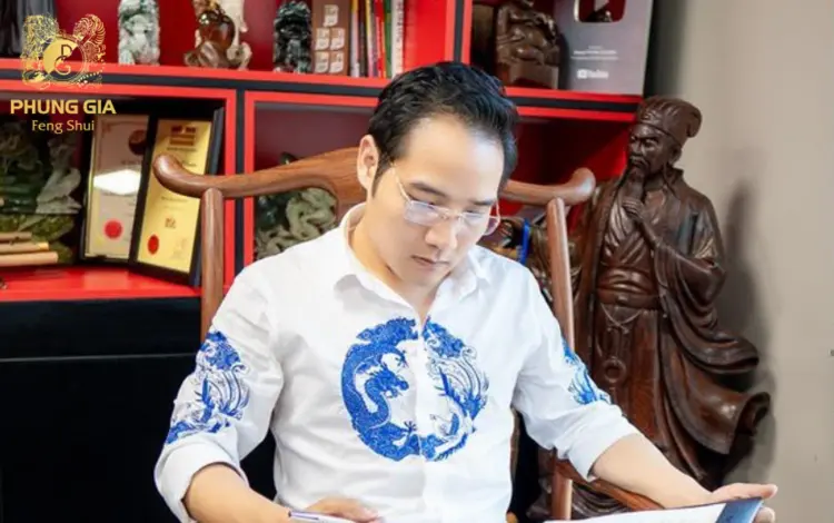 Gia chủ nên liên hệ đến phong thủy sư chuyên nghiệp để nhận tư vấn cụ thể