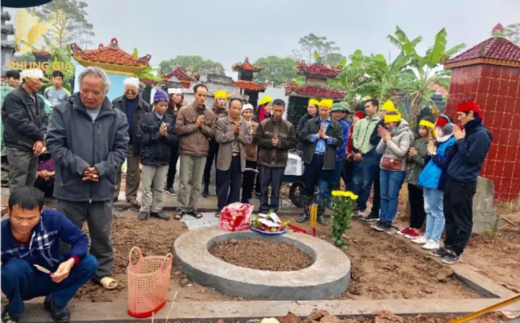 Gia chủ cần thành tâm cúng lễ để xin phép thần linh, tổ tiên