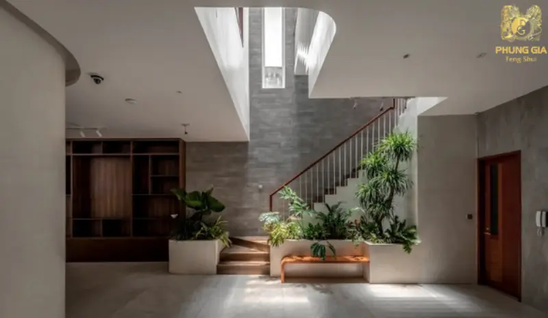 Cầu thang là trục dẫn khí giữa các tầng