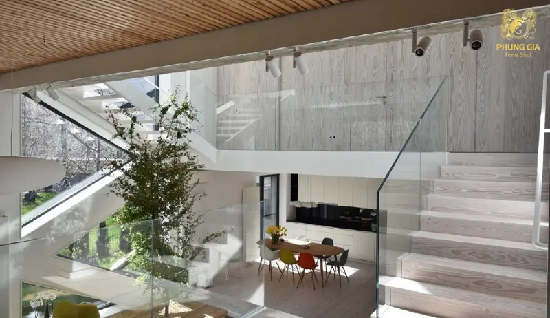  Cầu thang sạch sẽ