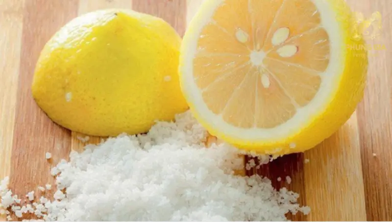 Chanh mang năng lượng thanh lọc tự nhiên, giúp hấp thu khí xấu, làm sạch không gian và tạo điều kiện để dòng khí tốt lưu thông, hỗ trợ vận may và tài lộc của gia chủ