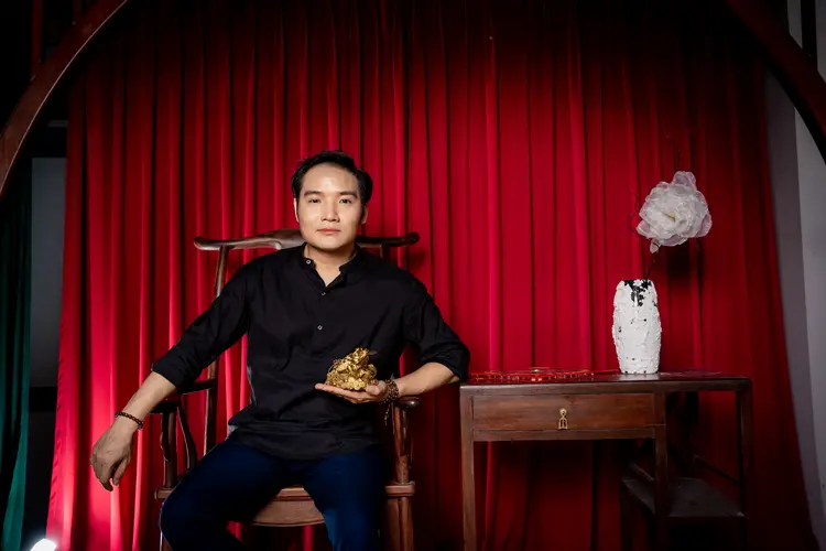 Gia chủ có thể liên hệ đến Phong Thủy Phùng Gia để được hướng dẫn cách an vị chuẩn phong thủy