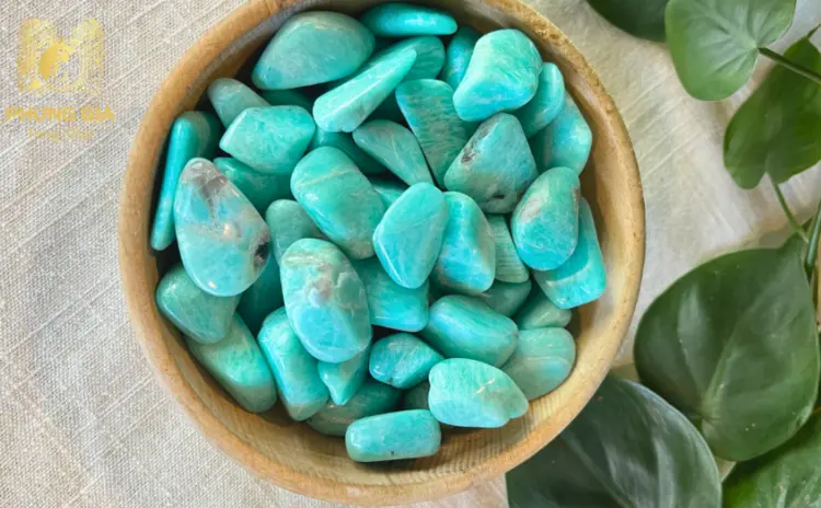 Đá Thiên Hà là loại đá phong thủy mang năng lượng dịu dàng, giúp cân bằng cảm xúc, thu hút may mắn và tăng cường giao tiếp hiệu quả