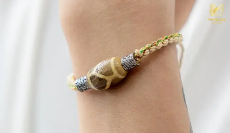  Đeo Dzi Thiên Địa để giữ tâm an