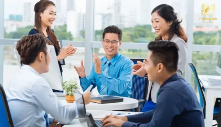 Mang theo đồng xu Hoa Mai giúp người công sở giảm áp lực, hóa giải cạnh tranh và thu hút may mắn trong sự nghiệp