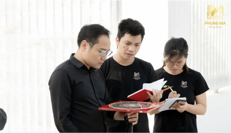  Gia chủ liên hệ đến Phong Thủy Phùng Gia