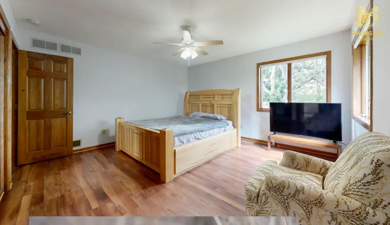 Gỗ tự nhiên nuôi dưỡng Hỏa khí, mang lại sự ấm áp và cân bằng bền vững cho phòng ngủ