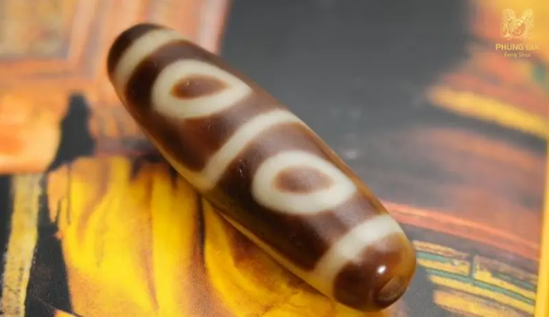 Họa tiết 4 mắt trên Dzi 4 mắt