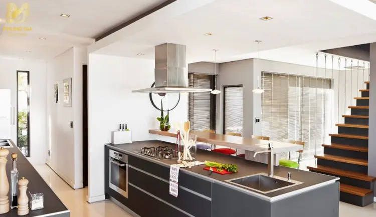 Đặt bếp ở trung cung có thể gây mất cân bằng phong thủy, vượng Thổ quá mức và ảnh hưởng xấu đến sức khỏe