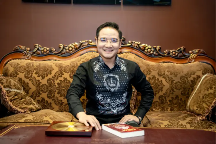 Master Phùng Phương - chuyên gia nhiều năm kinh nghiệm trong lĩnh vực phong thủy