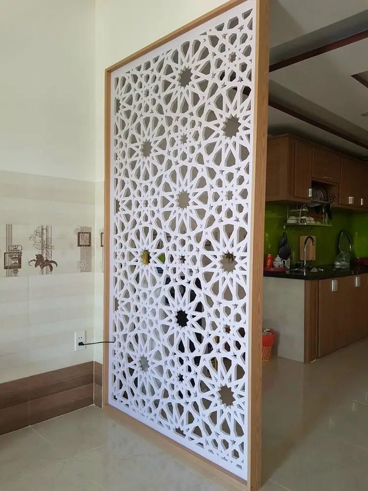 Lắp đặt vách ngăn là một giải pháp hữu hiệu giúp hóa giải vị trí bếp xấu