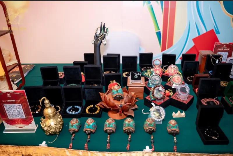  Không gian trưng bày những vật phẩm phong thủy