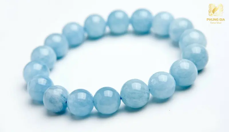 Mệnh Thủy hợp màu xanh dương trắng và đen mang đến linh hoạt và trí tuệ