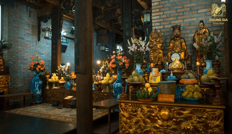 Một số lỗi phong thủy bàn thờ có thể hóa giải bằng cách điều chỉnh bố cục, sử dụng vách ngăn hoặc cải thiện không gian xung quanh