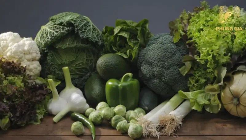  Nên ưu tiên ăn những thực phẩm có màu xanh