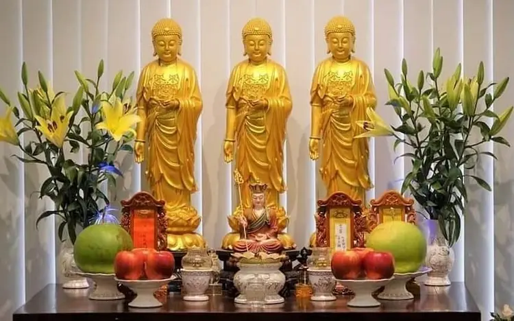 Văn khấn thần linh – dâng lời thành kính cầu bình an, phúc lộc cho gia đạo