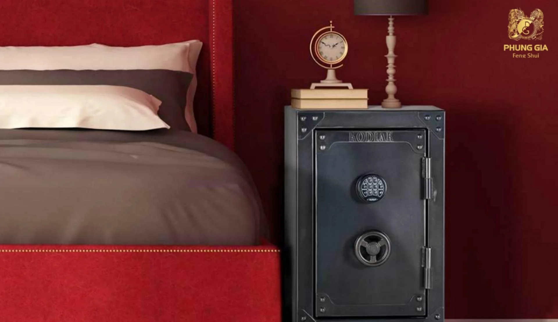 Vị trí đặt két sắt tại góc chiêu tài trong phòng ngủ giúp giữ tiền, ổn định tài lộc và hạn chế hao tán