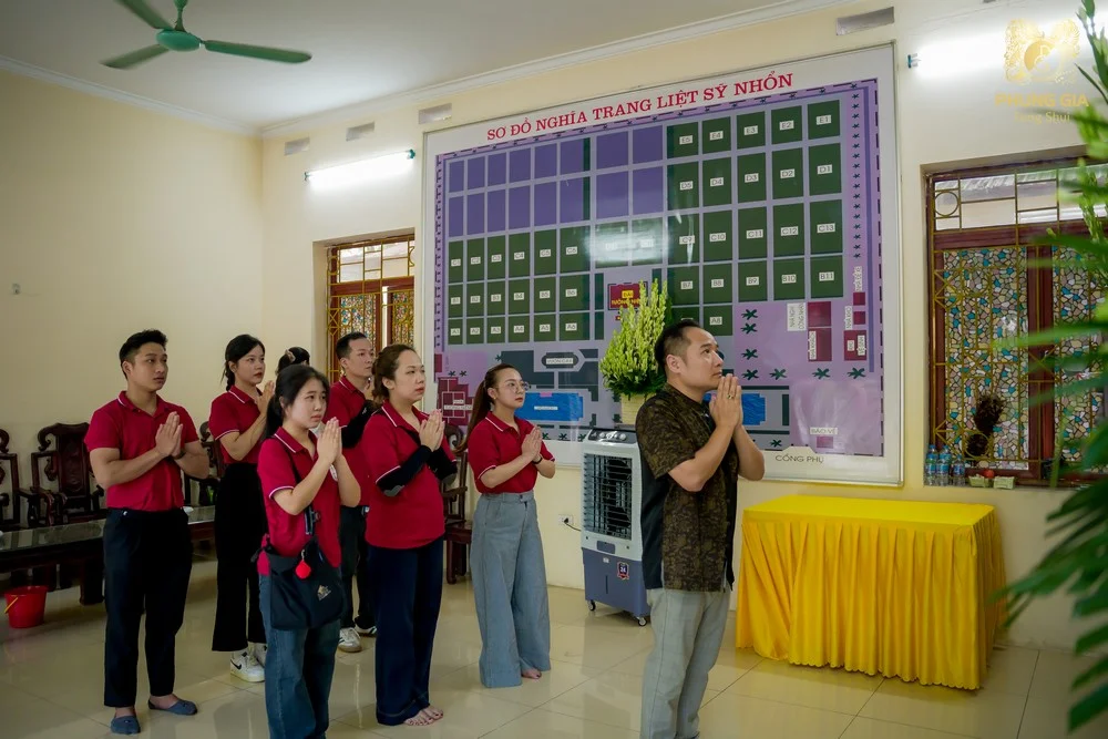Đoàn Phùng Gia thành kính tưởng niệm các anh hùng liệt sĩ