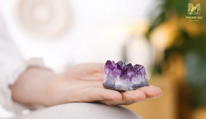 Thạch anh tím tượng trưng cho trí tuệ