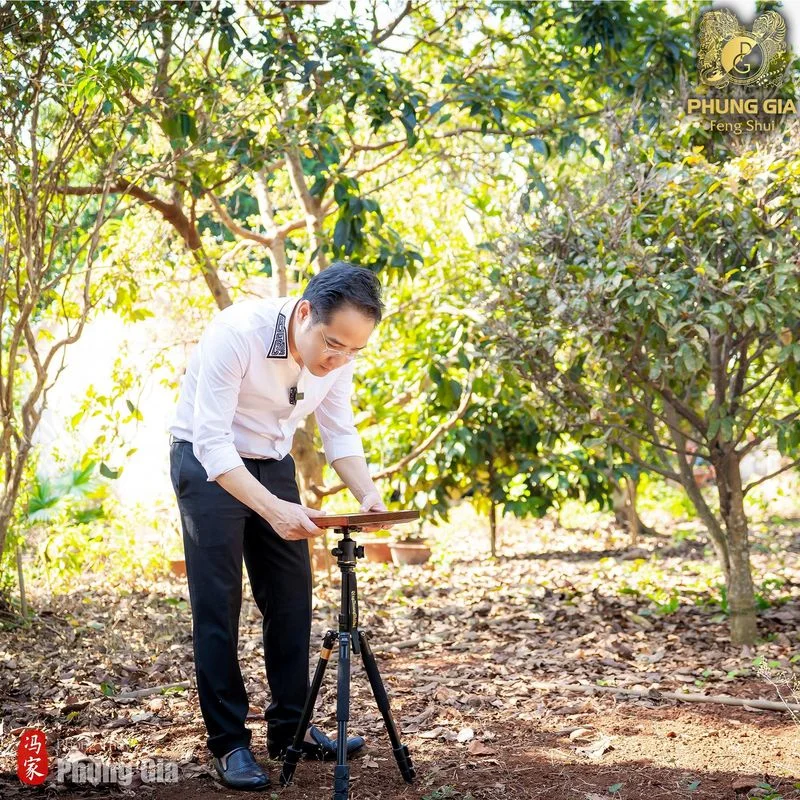 thay-phung-phuong-dang-tien-hanh-do-la-kinh