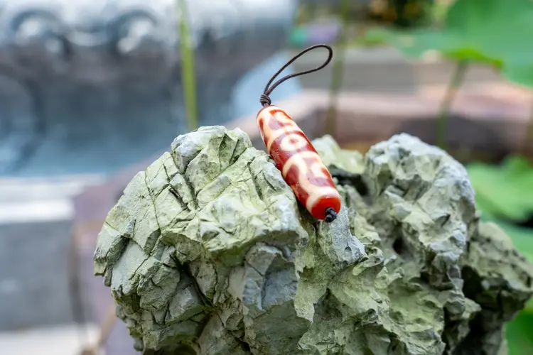 Thiên Dzi không chỉ là bảo vật phong thủy, mà còn là cầu nối giữa con người với vũ trụ, mang theo may mắn, quyền lực và trí tuệ trọn đời