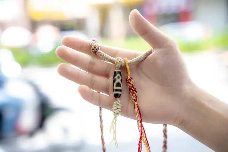 Đá Dzi cần được sử dụng và bảo quản một cách trân trọng