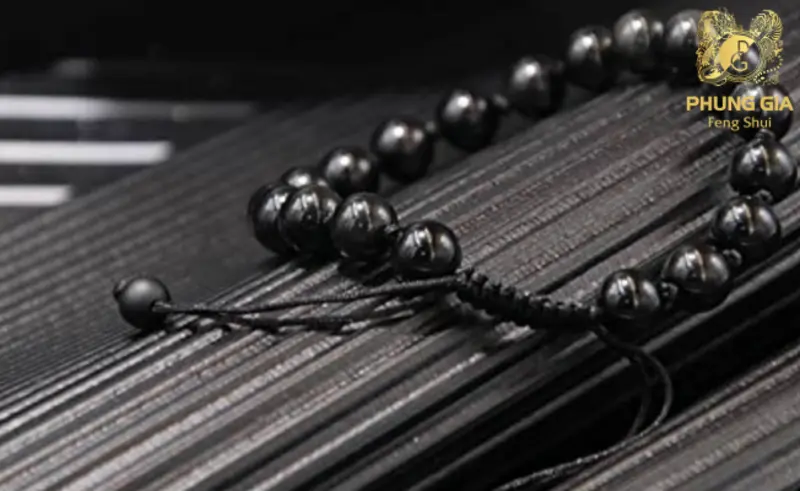 Với năng lượng vũ trụ mạnh mẽ và khả năng trấn giữ cao, thiên thạch là lựa chọn dành cho gia chủ mong muốn bảo vệ gia trạch ở cấp độ sâu hơn, đặc biệt trong những môi trường có nhiều sát khí và biến động năng lượng