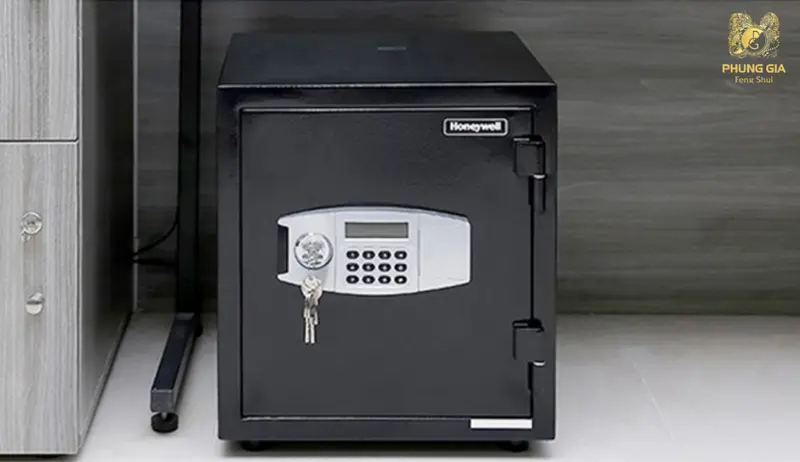  Tuổi Canh Thân đặt két sắt quay về Tây