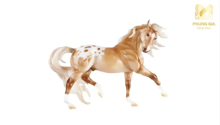 Người tuổi Ngọ bước vào năm của cạnh tranh và thay đổi,