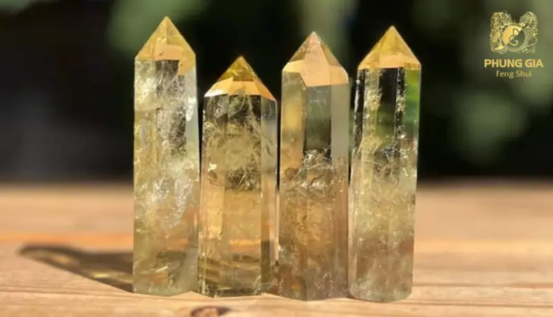 Vật phẩm phong thủy phù hợp giúp kích hoạt năng lượng tích cực cho phòng ngủ mệnh Thổ