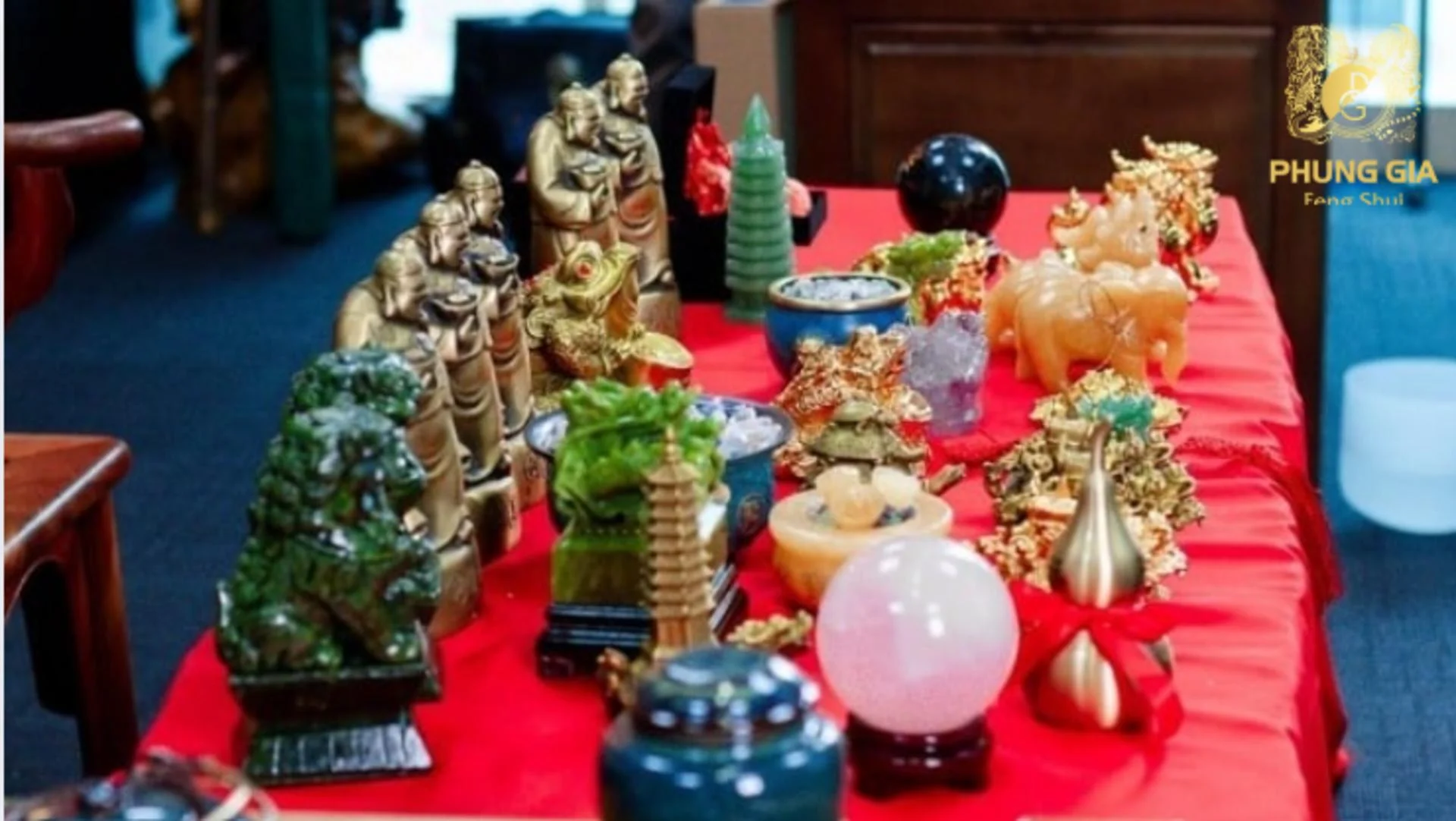 Tại Phùng Gia, tất cả vật phẩm đều đã được trì chú