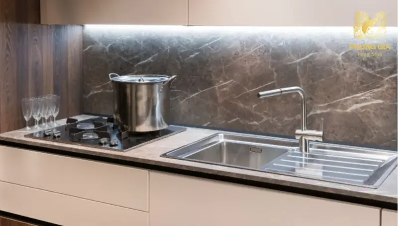 viec-dat-bep-qua-gan-bon-rua Việc đặt bếp quá gần bồn rửa sẽ gây hiện tượng Thủy - Hỏa xung khắc