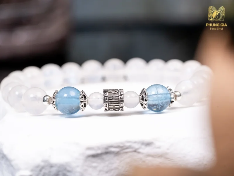 Charm bạc khắc quẻ Trạch Sơn Hàm: Biểu tượng hòa hợp Thiên - Địa - Nhân, dẫn truyền năng lượng tích cực, hóa giải năng lượng xấu, củng cố vận trình và tài khí.