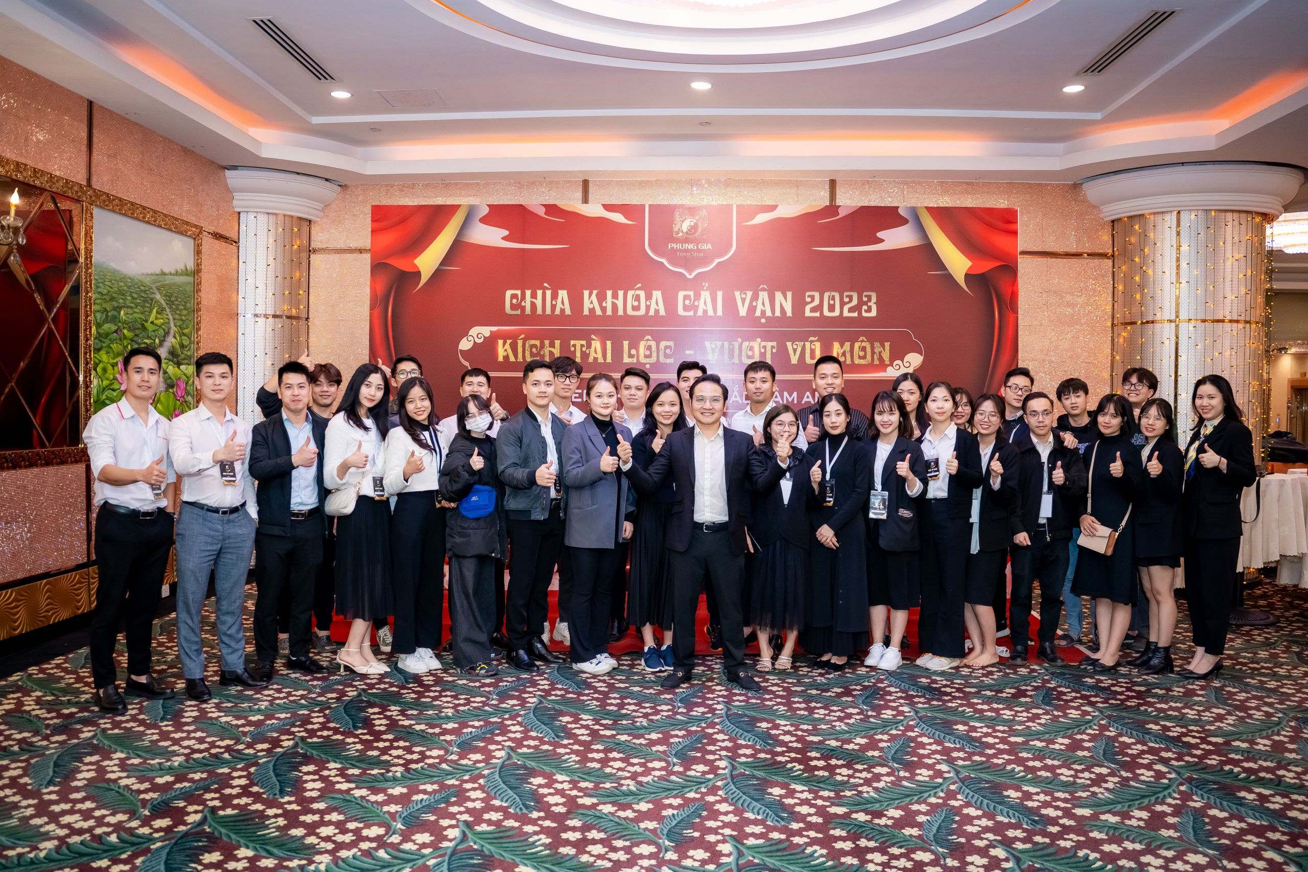 Đội Ngũ Trợ Lý Chuyên Môn của Thầy Master Phùng Phương - Phong Thủy Phùng Gia 1